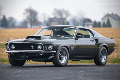 1969-FORD-MUSTANG-BOSS-429-FASTBACK-00-1087x725
